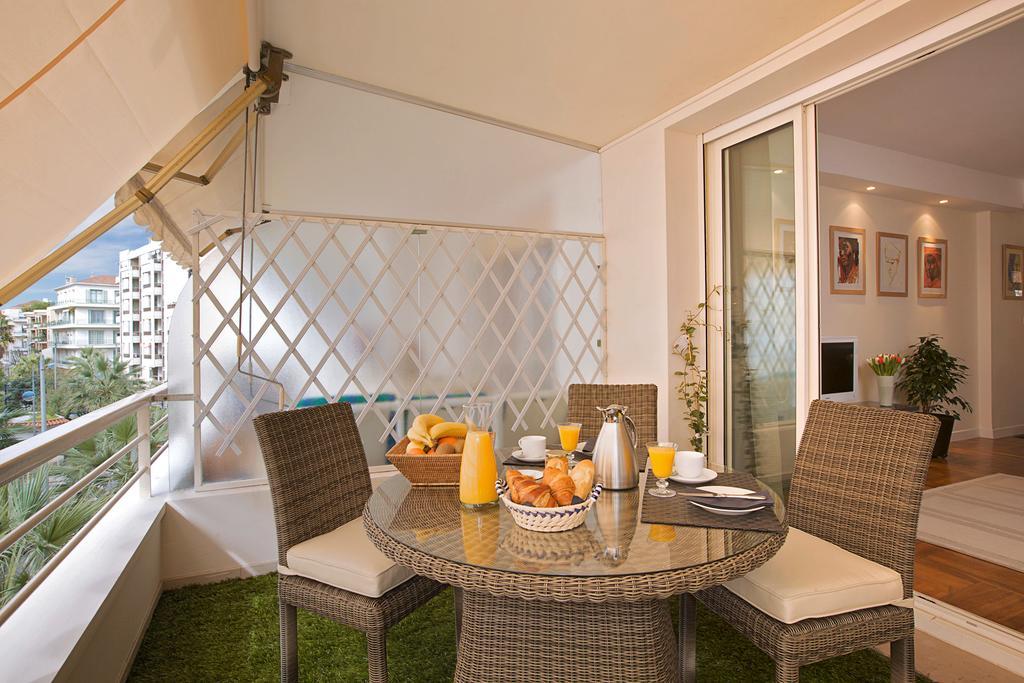 Le California Juan-les-Pins Exterior foto